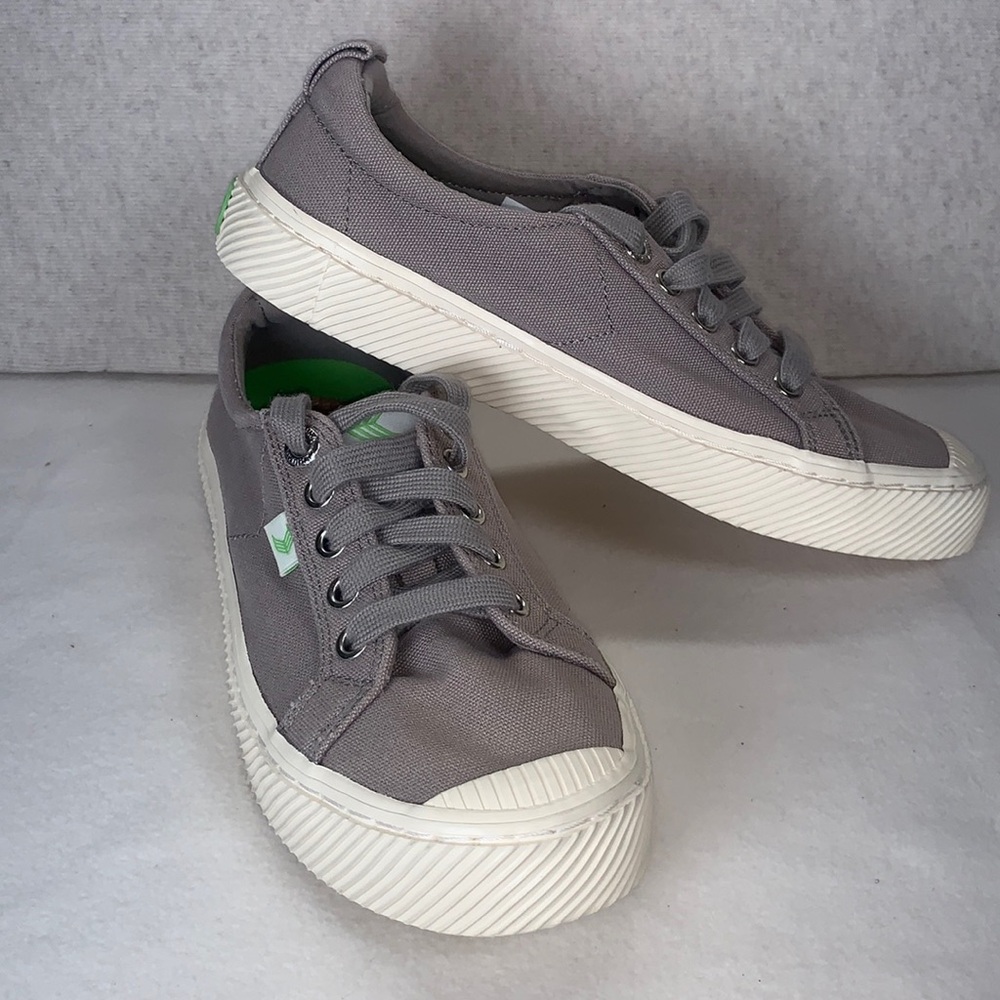 Cariuma OCA Low Mystic Grey Unisex Sneakers Size 6.5W 5M Canvas Skater Shoe